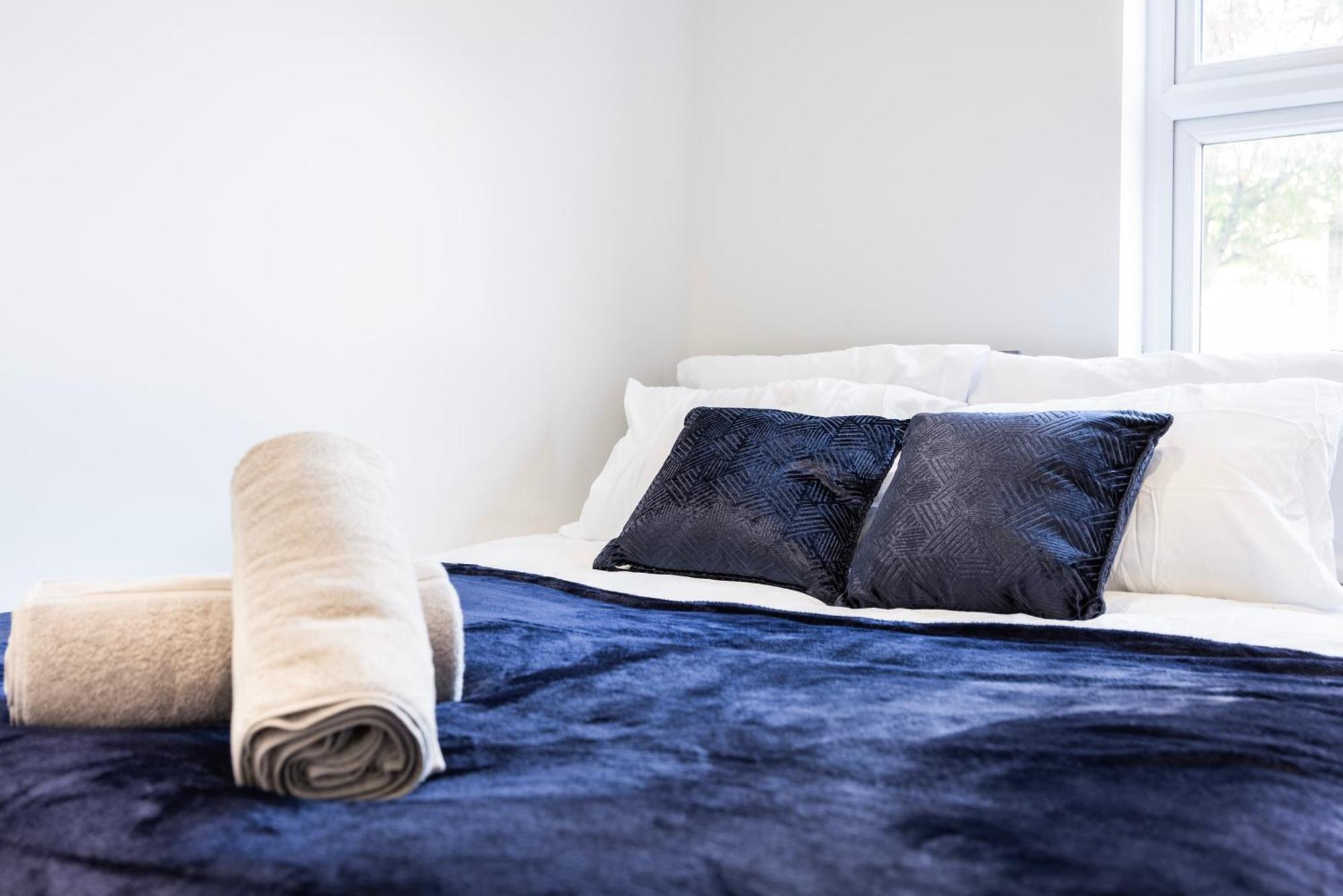 Modern 3 Bedroom With Ensuite Apartment