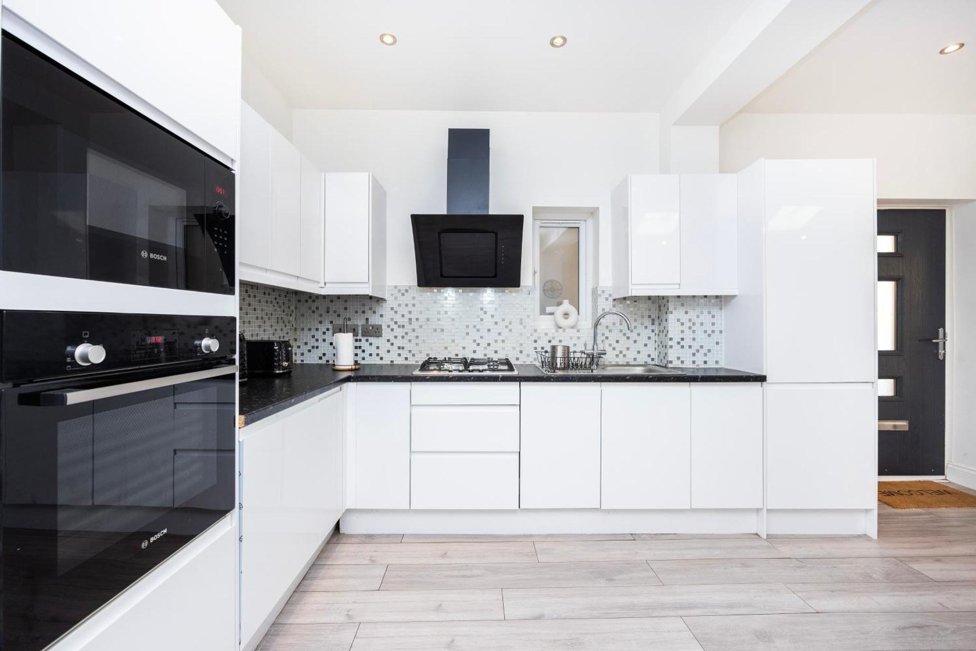 Apartment Modern 3 Bedroom With Ensuite *