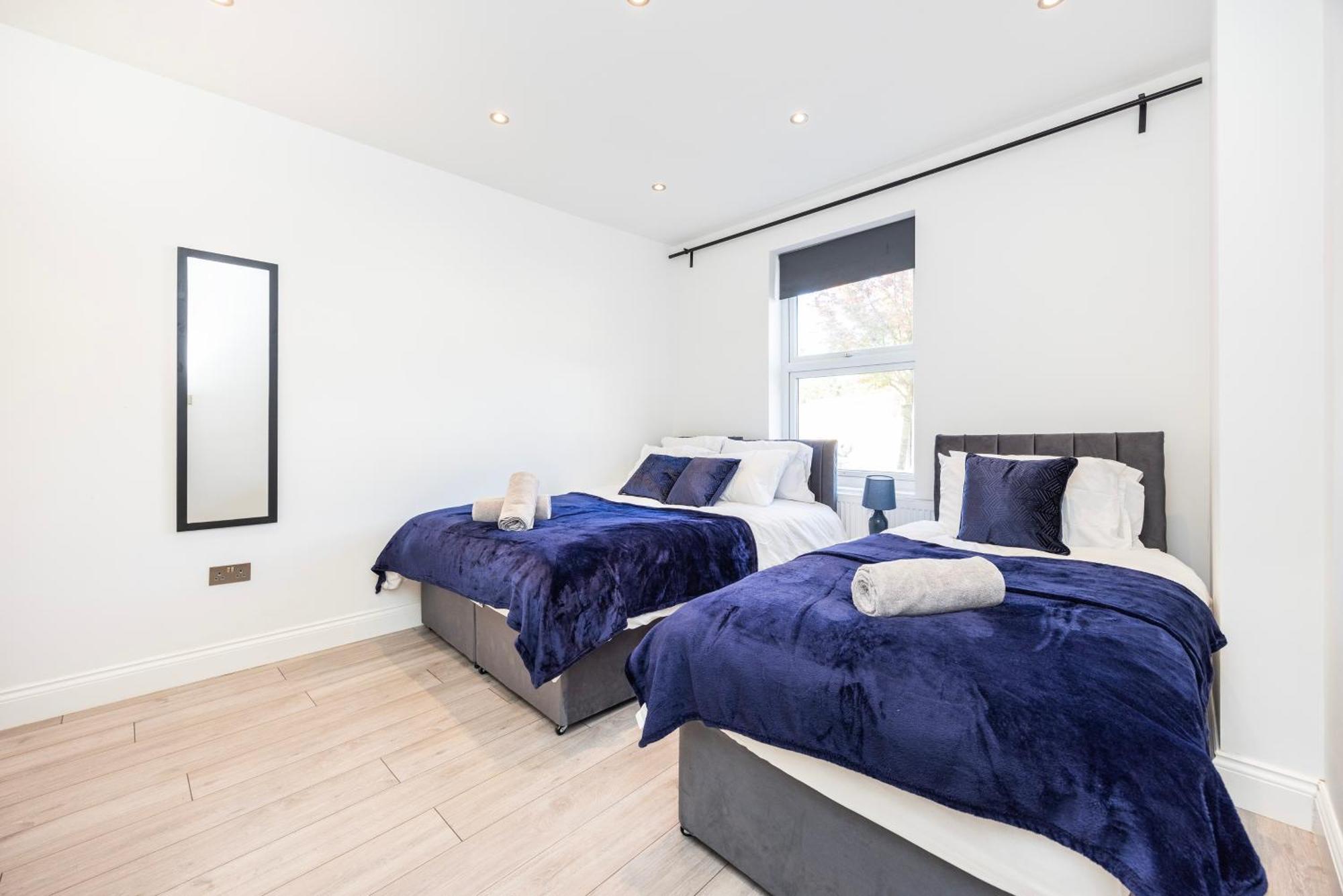 Modern 3 Bedroom With Ensuite * London