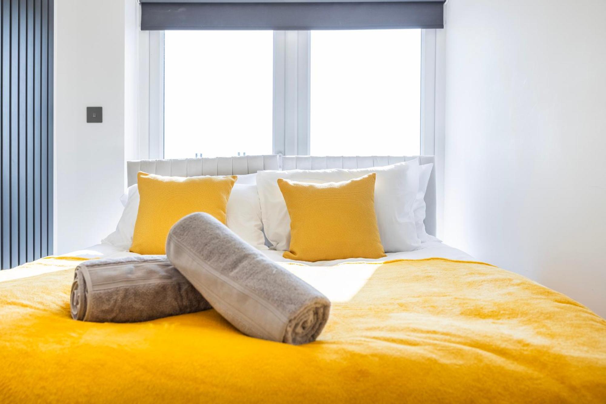 Apartment Modern 3 Bedroom With Ensuite London