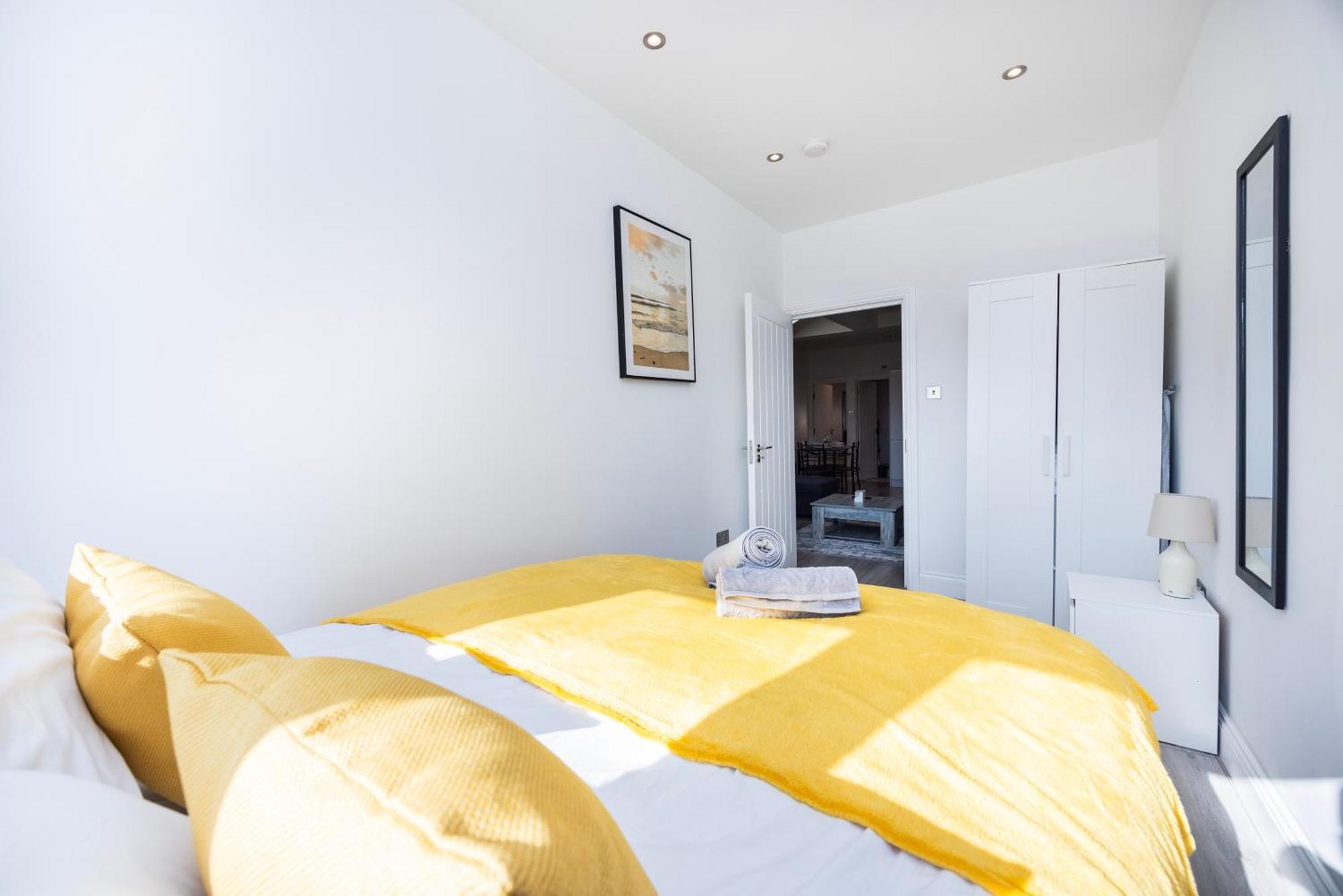 Apartment Modern 3 Bedroom With Ensuite *