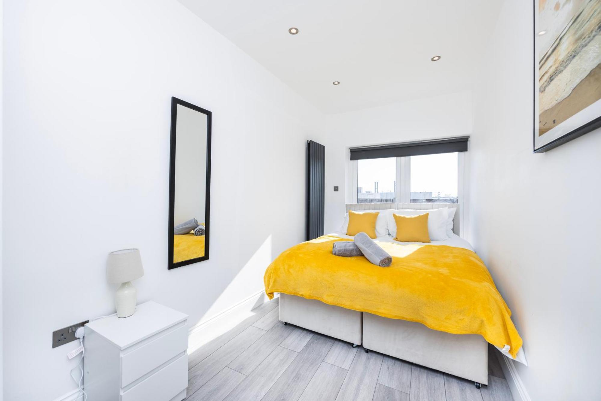 Modern 3 Bedroom With Ensuite Apartment