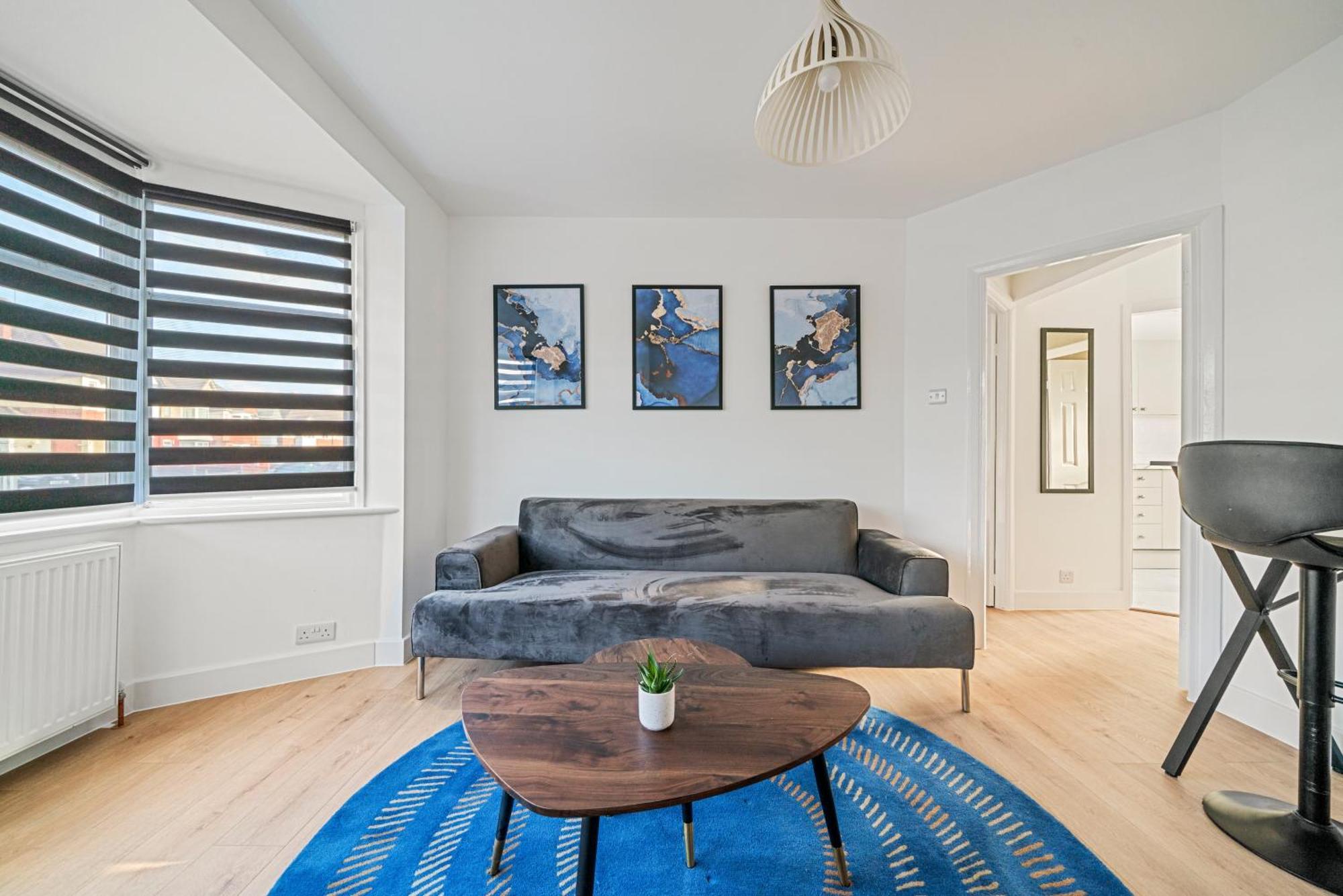 Apartment 2 Bed Luxury Parking And Garden - Close To Heathrow London