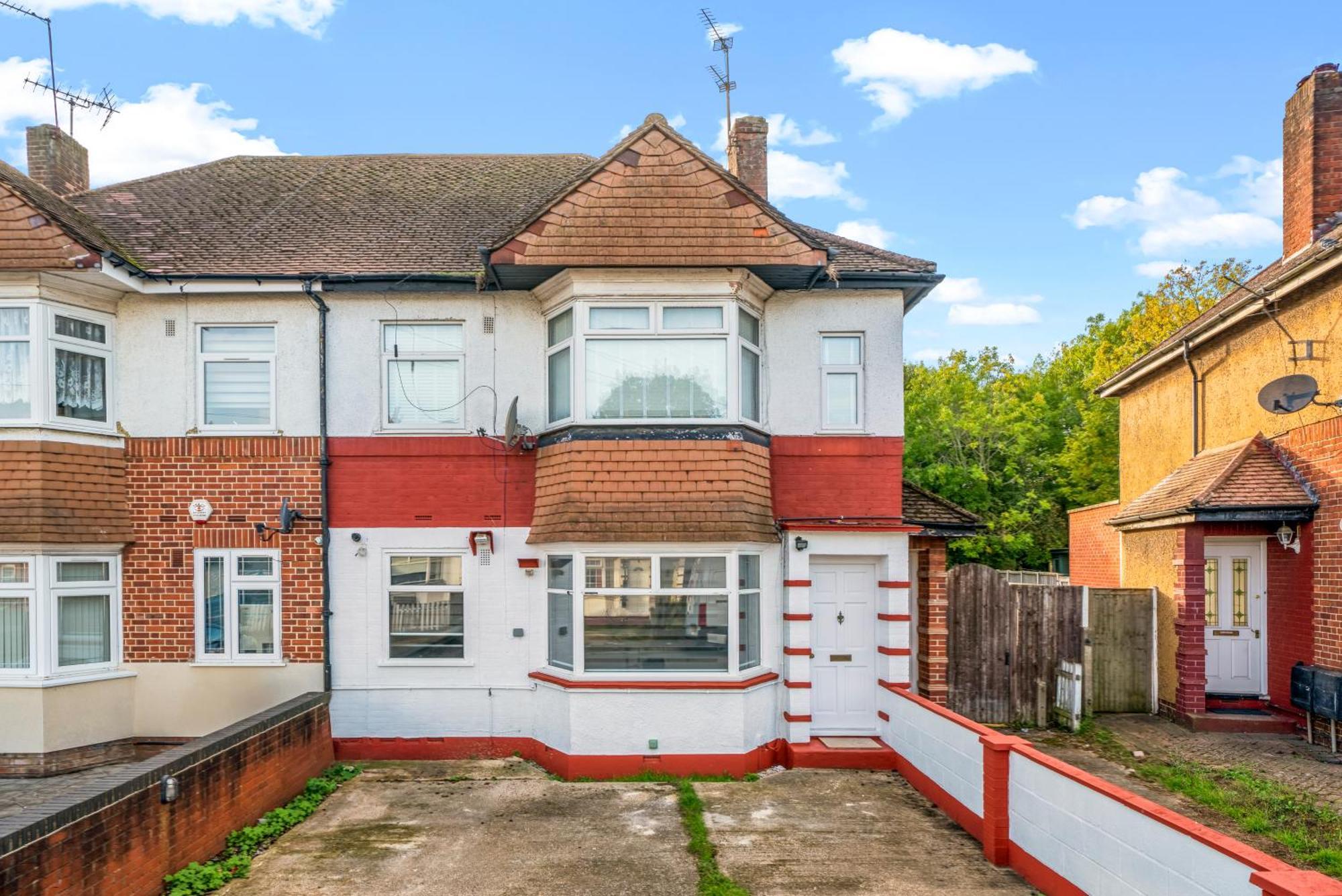 Apartment 2 Bed Luxury Parking And Garden - Close To Heathrow London