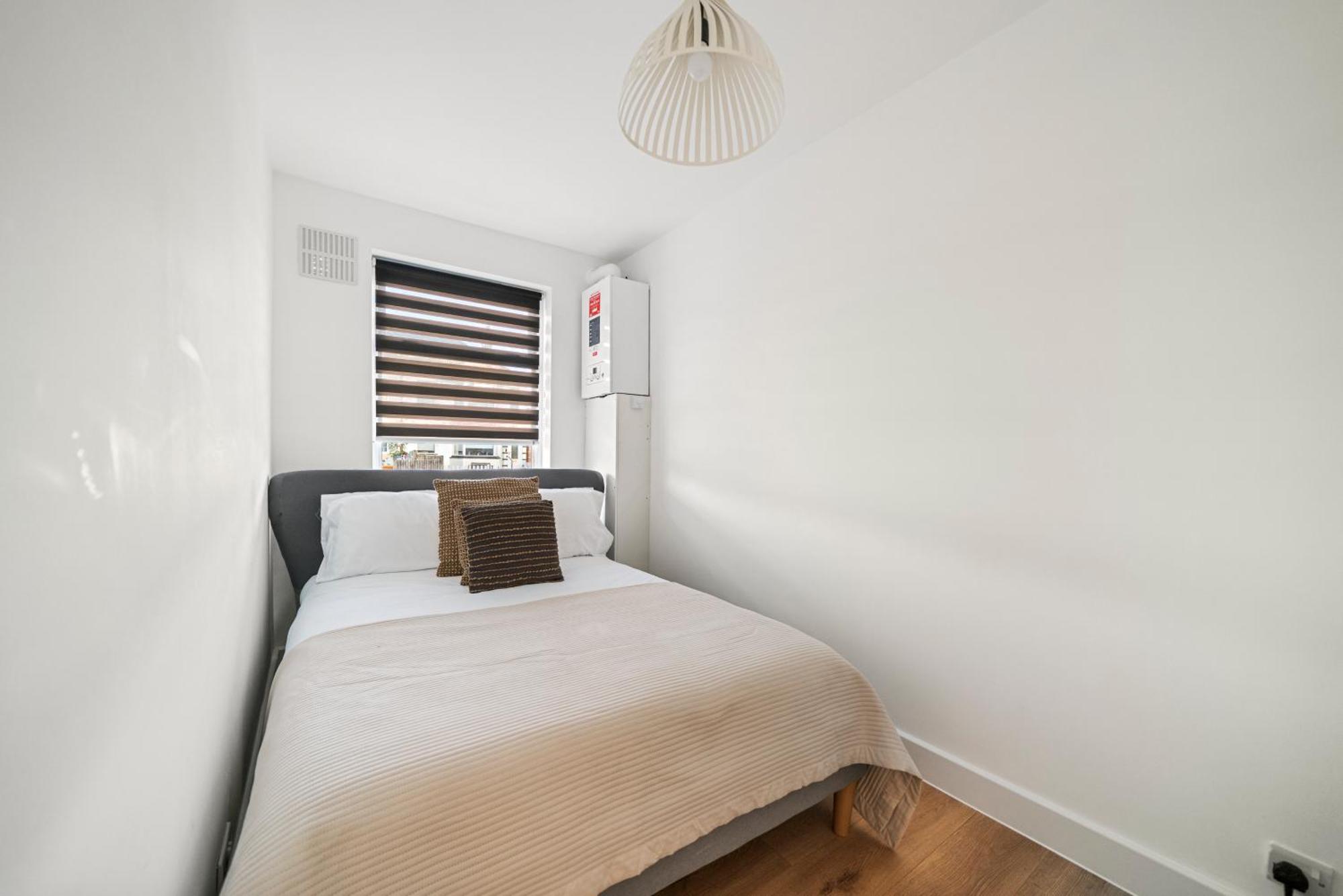 2 Bed Luxury Parking And Garden - Close To Heathrow London