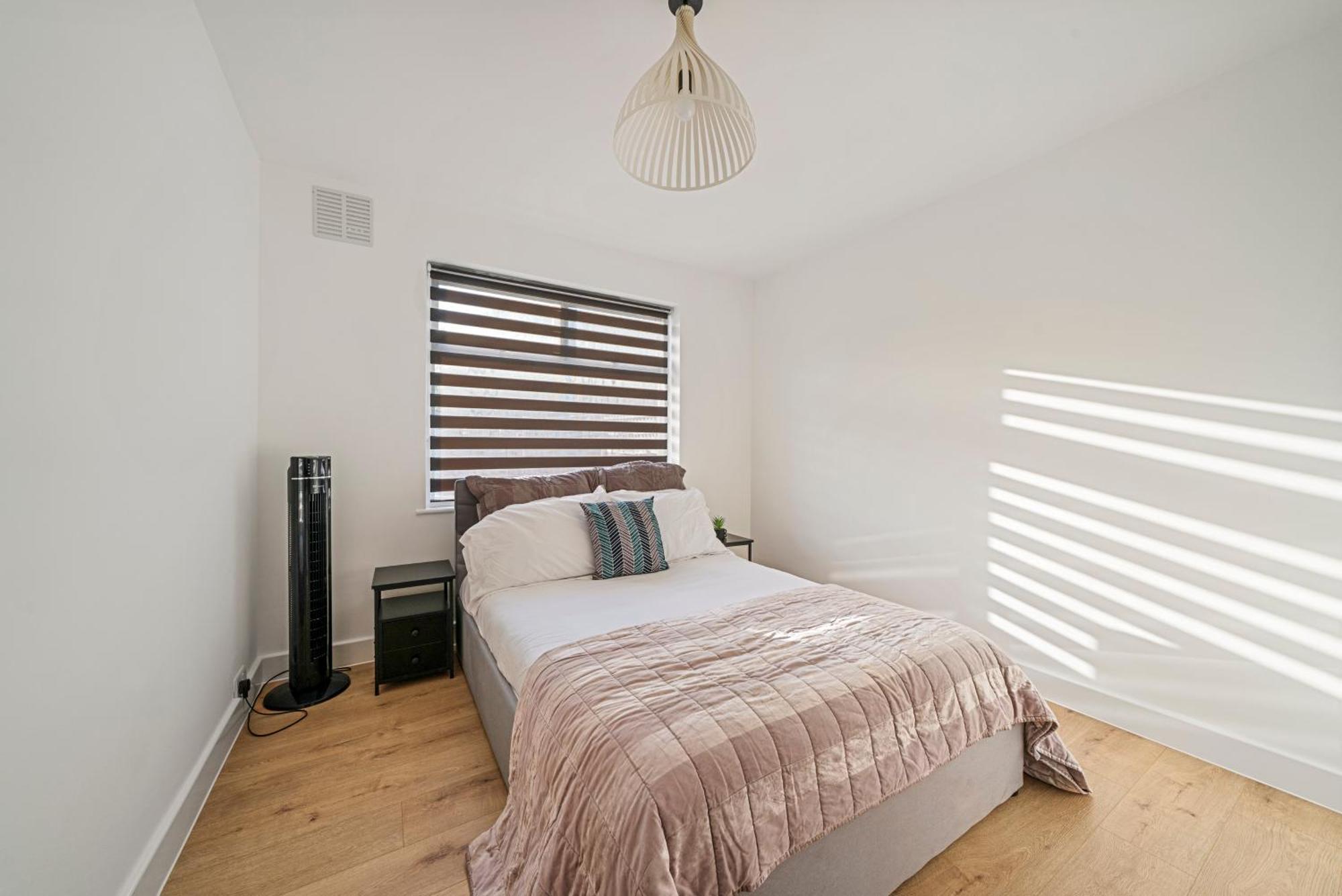 2 Bed Luxury Parking And Garden - Close To Heathrow * London
