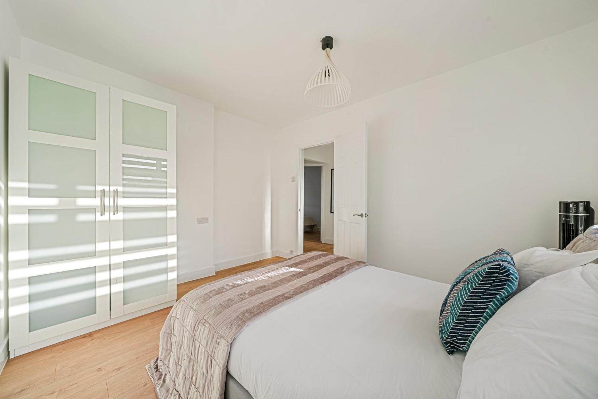 2 Bed Luxury Parking And Garden - Close To Heathrow * London
