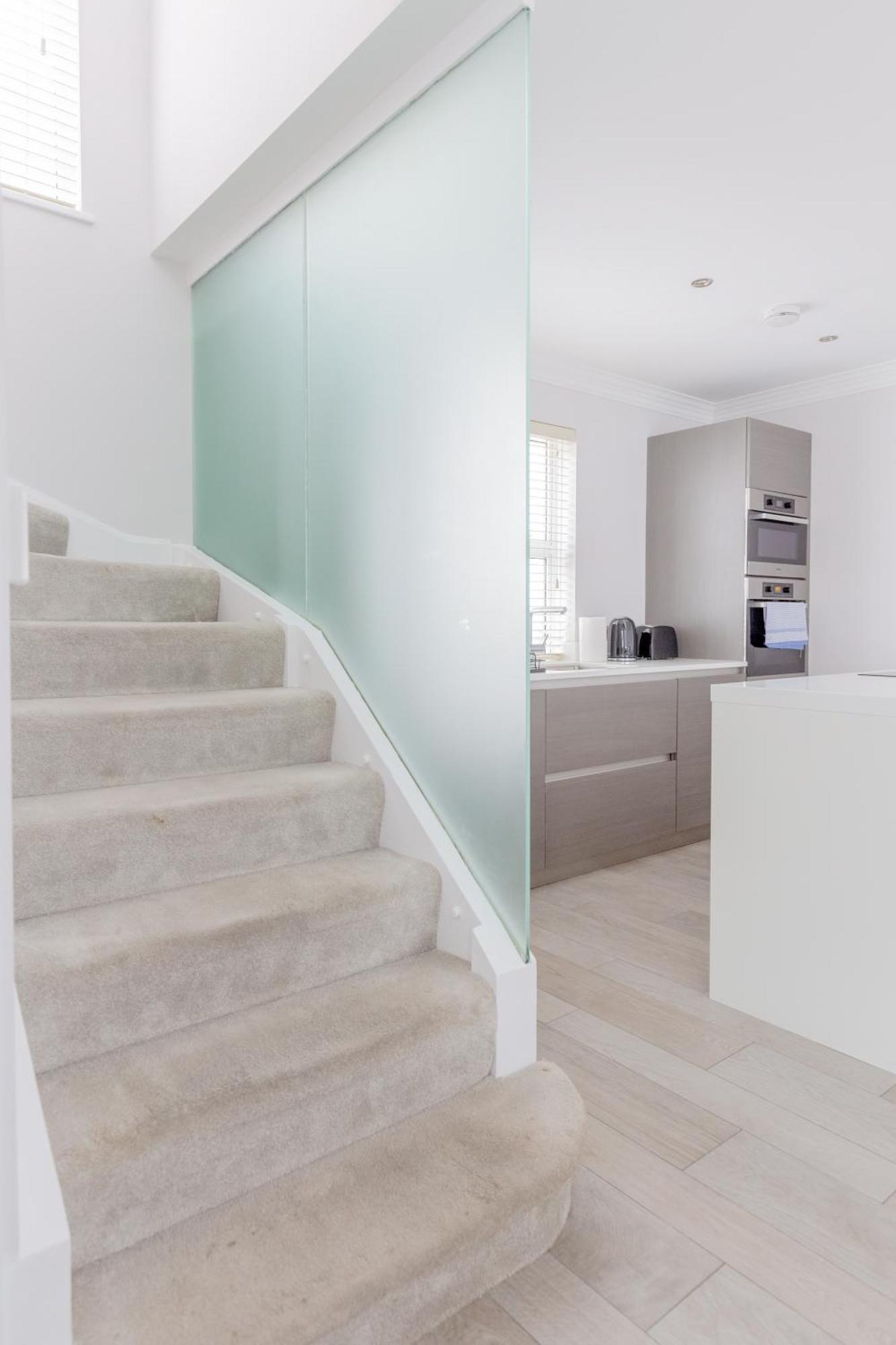 Hidden 2bd Gem Opposite Hyde Park Apartment *