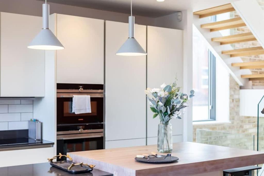 Apartment Stylishly Designed 4 Bedroom