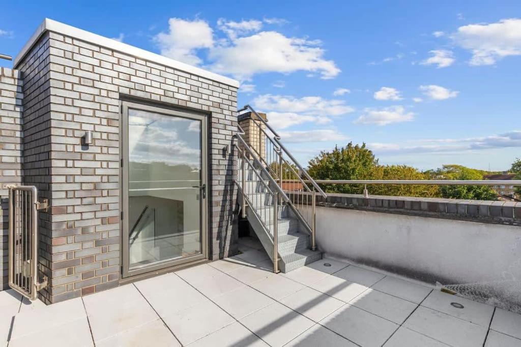 Stylishly Designed 4 Bedroom Apartment