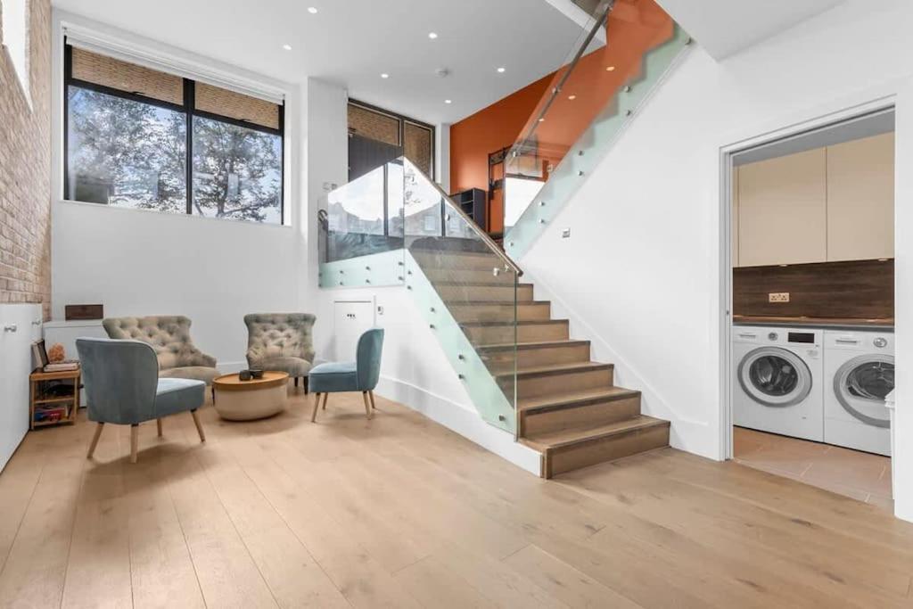Stylishly Designed 4 Bedroom Apartment London