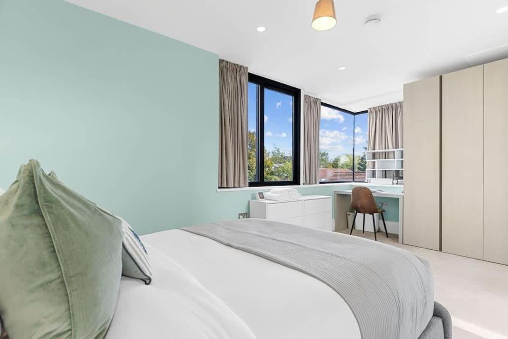 Stylishly Designed 4 Bedroom London