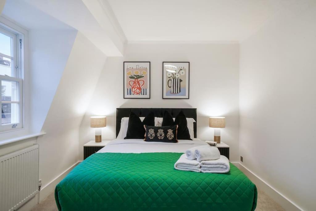 Spacious 3-bed Split Level Flat On Portobello Road Apartment *