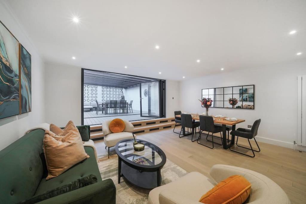 Spacious 3-bed Split Level Flat On Portobello Road Apartment