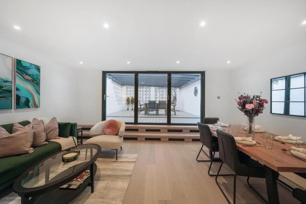 Spacious 3-bed Split Level Flat On Portobello Road Apartment *