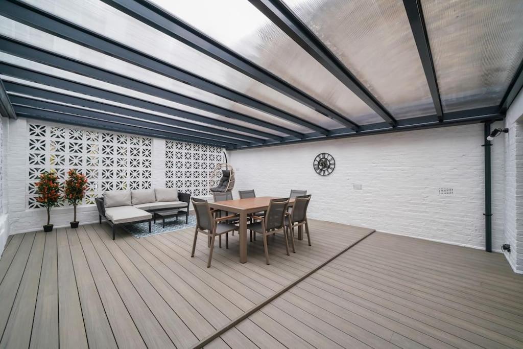 Spacious 3-bed Split Level Flat On Portobello Road