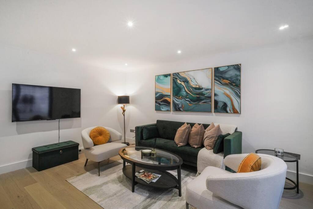 Spacious 3-bed Split Level Flat On Portobello Road Apartment