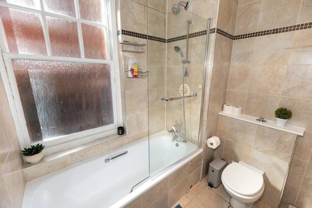 Apartment Discover 2 Bedroom In Kensington London