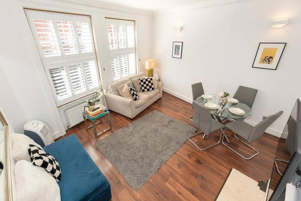Discover 2 Bedroom In Kensington Apartment