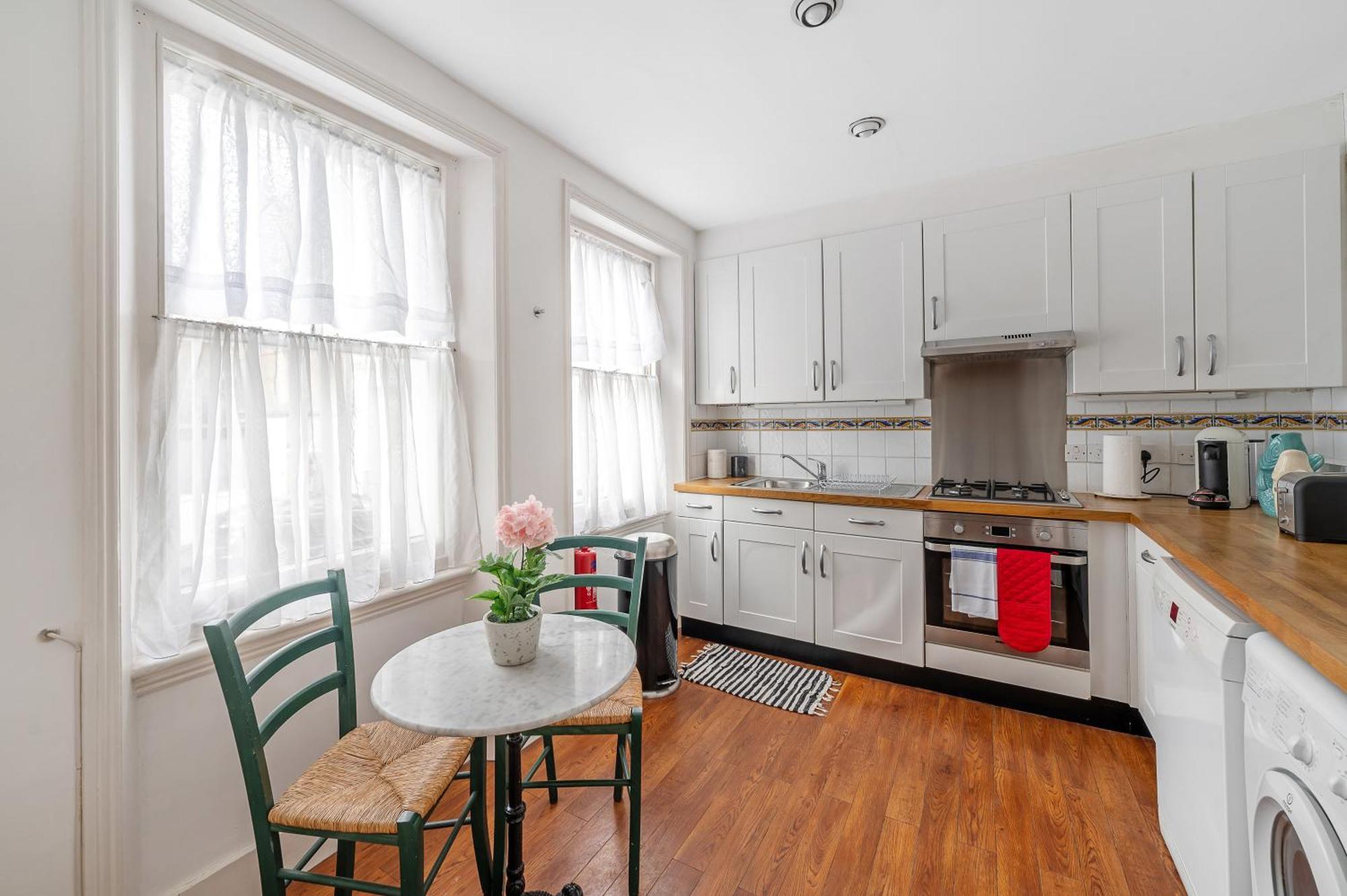 Apartment 1bed Flat In Earl's Court *