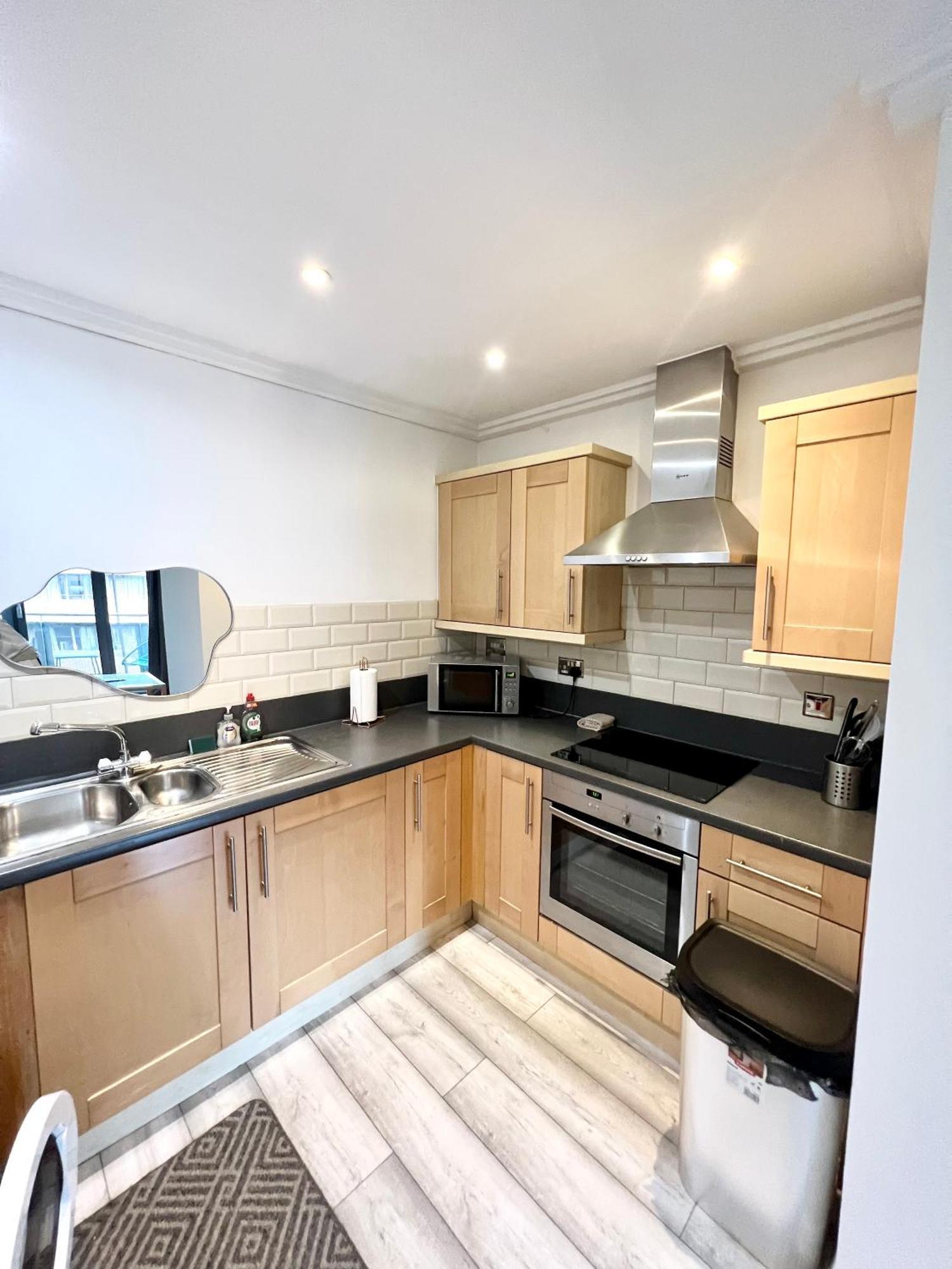 Modern Two Bedroom Two Bath Opp Tube Station Apartment *