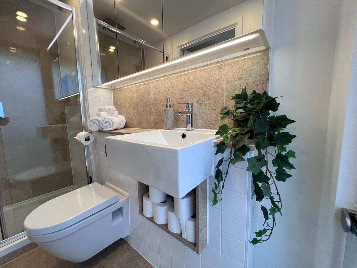 Ft5 Penthouse Homestay London