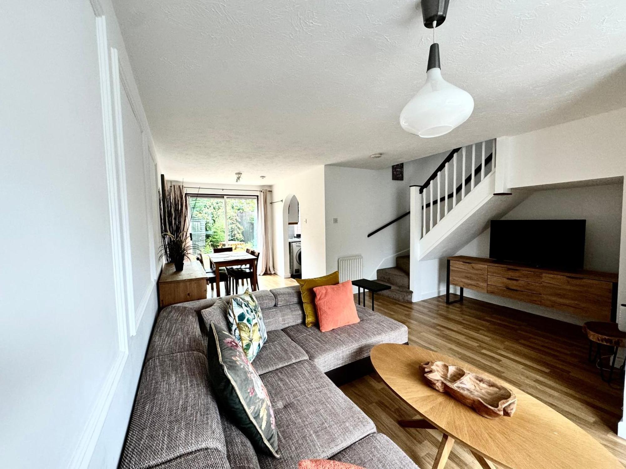 3 Bed House With Parking And Garden Near Tower Bridge Apartment
