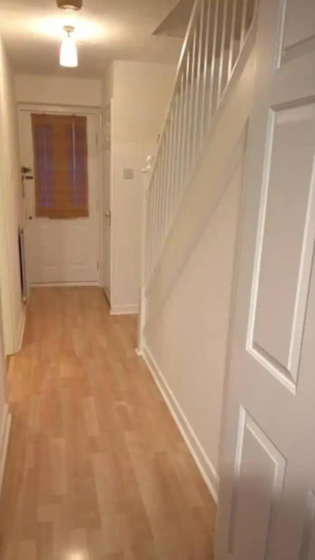 Holiday home Lovely 2-bedrooom Home, Away From London