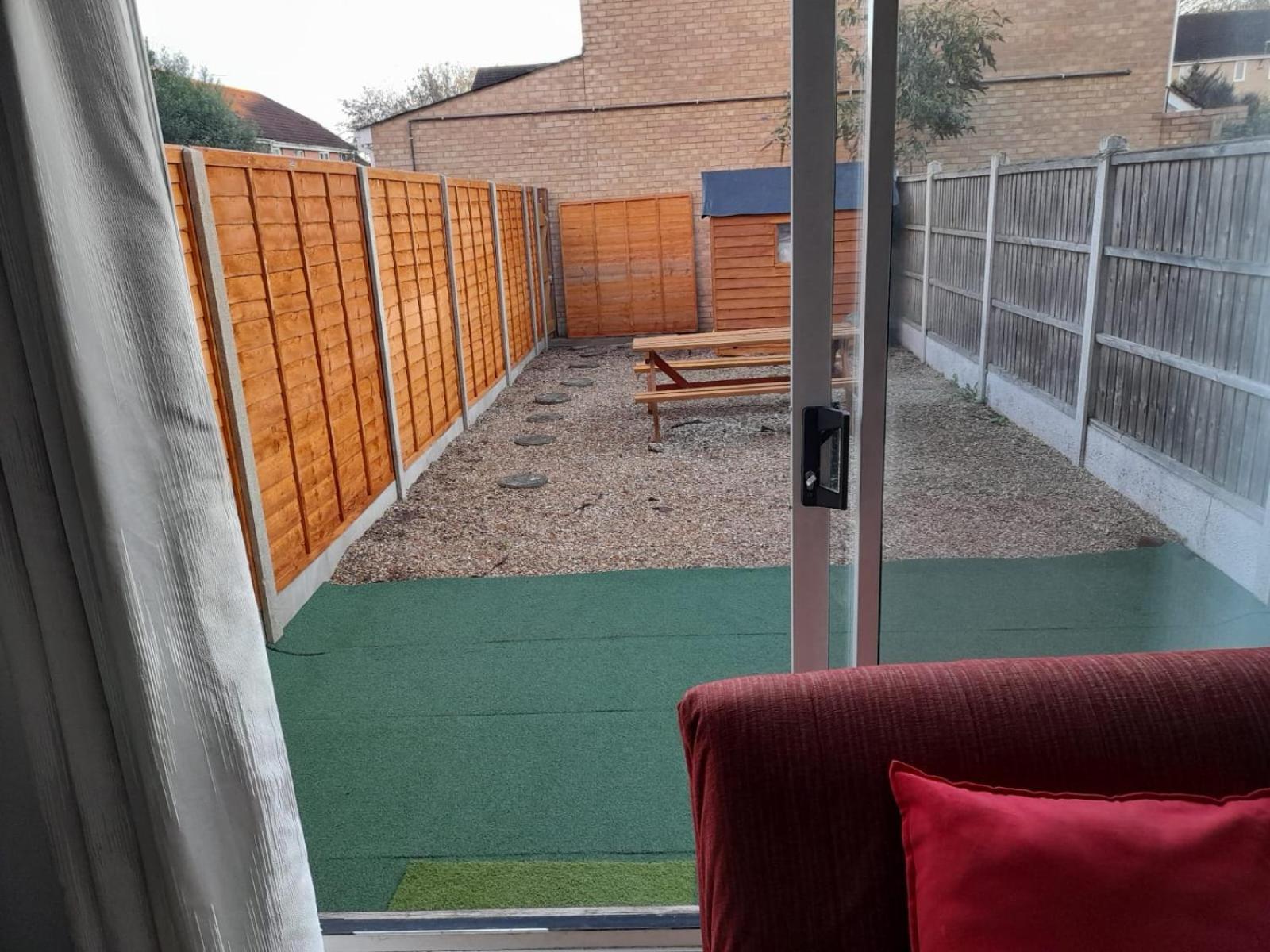 Lovely 2-bedrooom Home, Away From