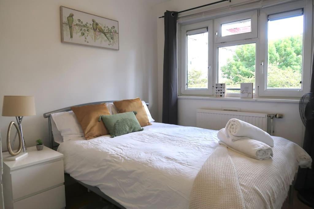 Chic 4-bed In Trendy Clerkenwell W Balcony And Walking Distance To Tube London