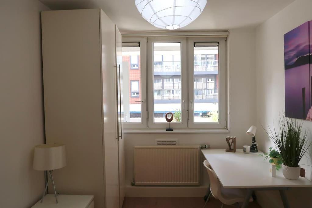 Chic 4-bed In Trendy Clerkenwell W Balcony And Walking Distance To Tube * London