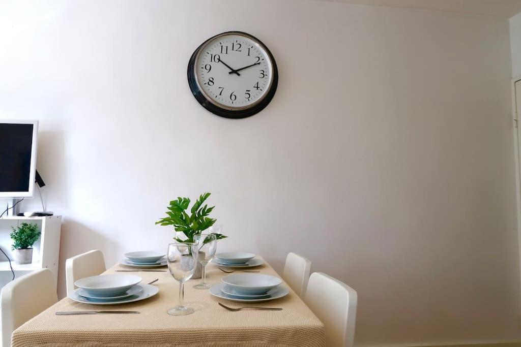 Apartment Chic 4-bed In Trendy Clerkenwell W Balcony And Walking Distance To Tube