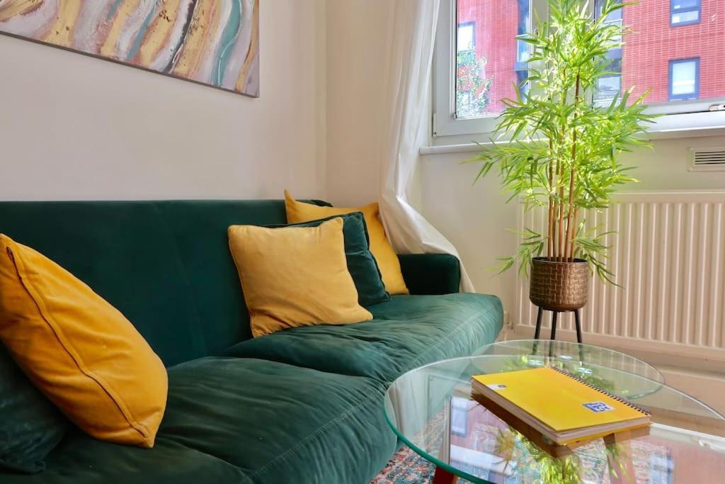 Apartment Chic 4-bed In Trendy Clerkenwell W Balcony And Walking Distance To Tube London