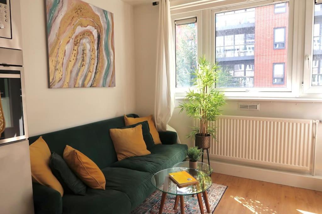 Chic 4-bed In Trendy Clerkenwell W Balcony And Walking Distance To Tube Apartment *