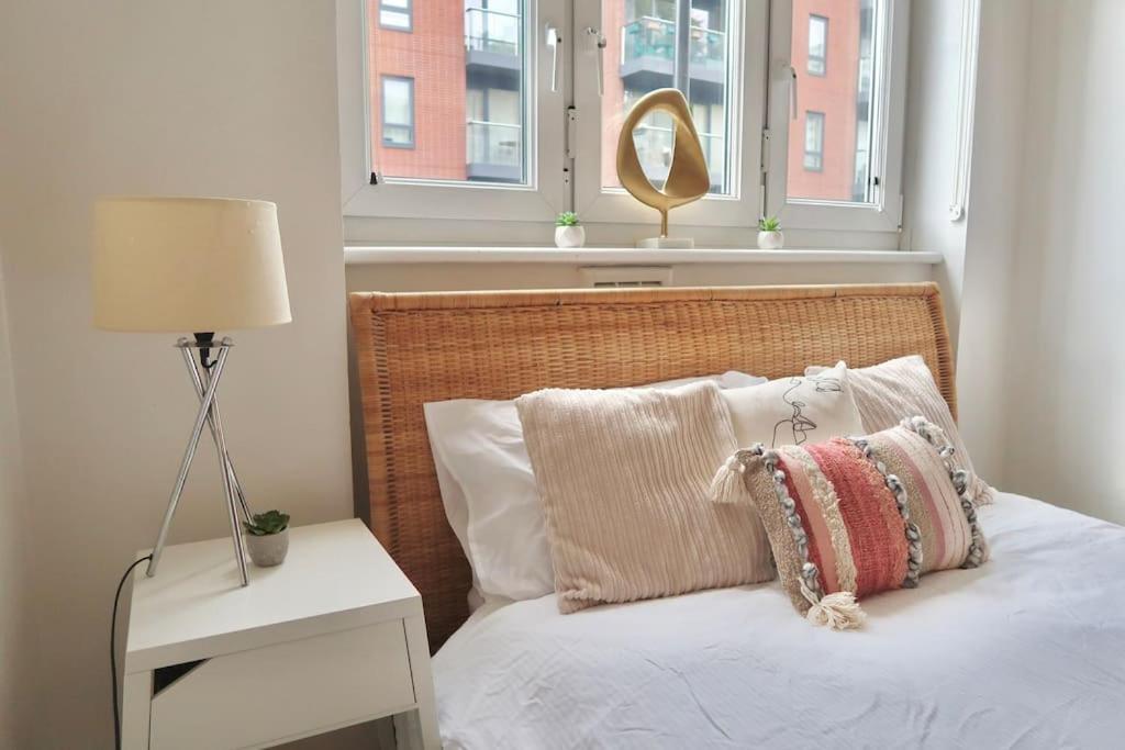 Apartment Chic 4-bed In Trendy Clerkenwell W Balcony And Walking Distance To Tube *