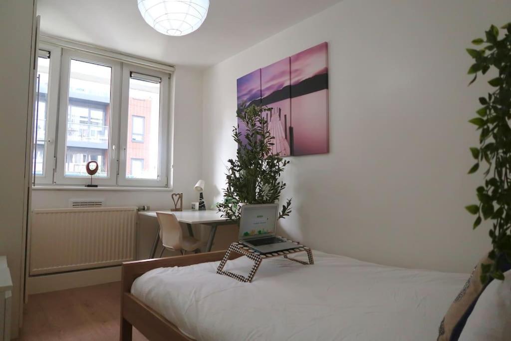 Chic 4-bed In Trendy Clerkenwell W Balcony And Walking Distance To Tube London