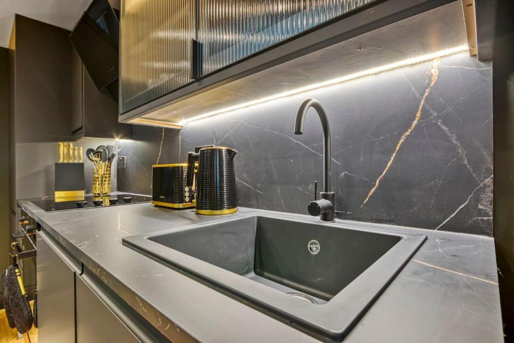 Verdant Luxe Apartment