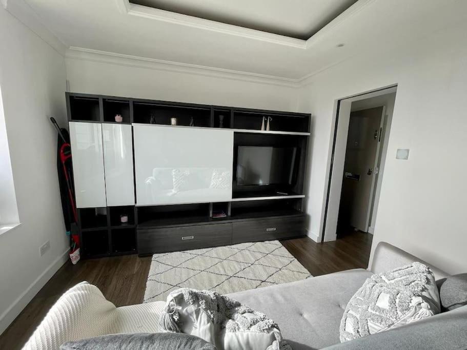 Modern 1 Bedroom Near Harrods * Londres