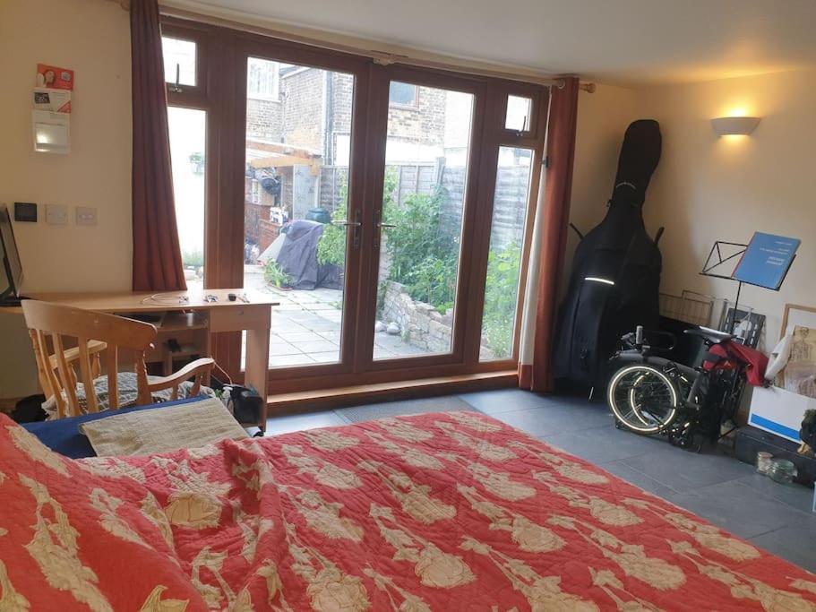 Apartment Plasthams Plush Place London
