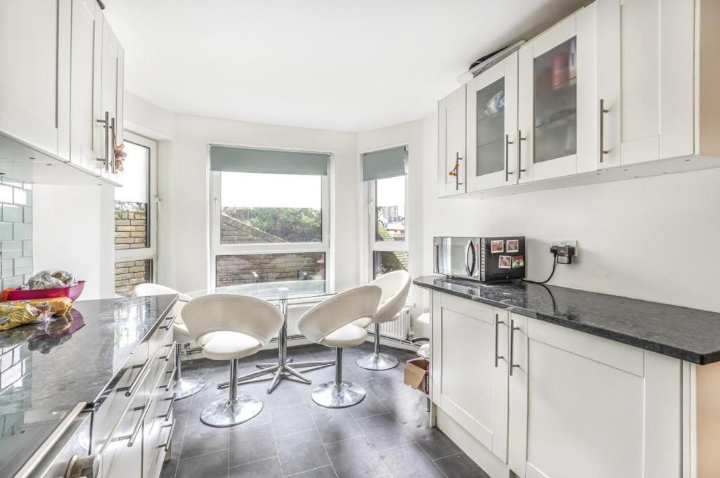 Chic 2 Bedroom Flat Apartment London