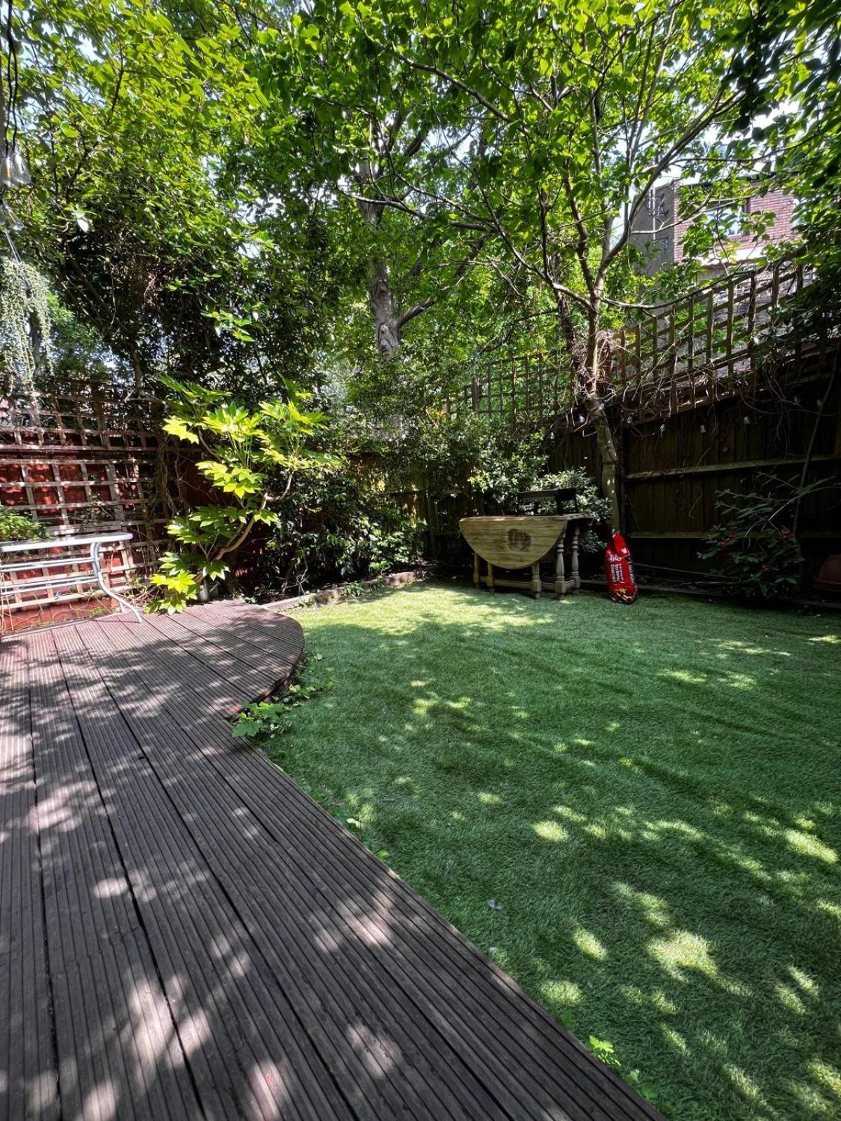 Chic 2 Bedroom Flat Apartment London