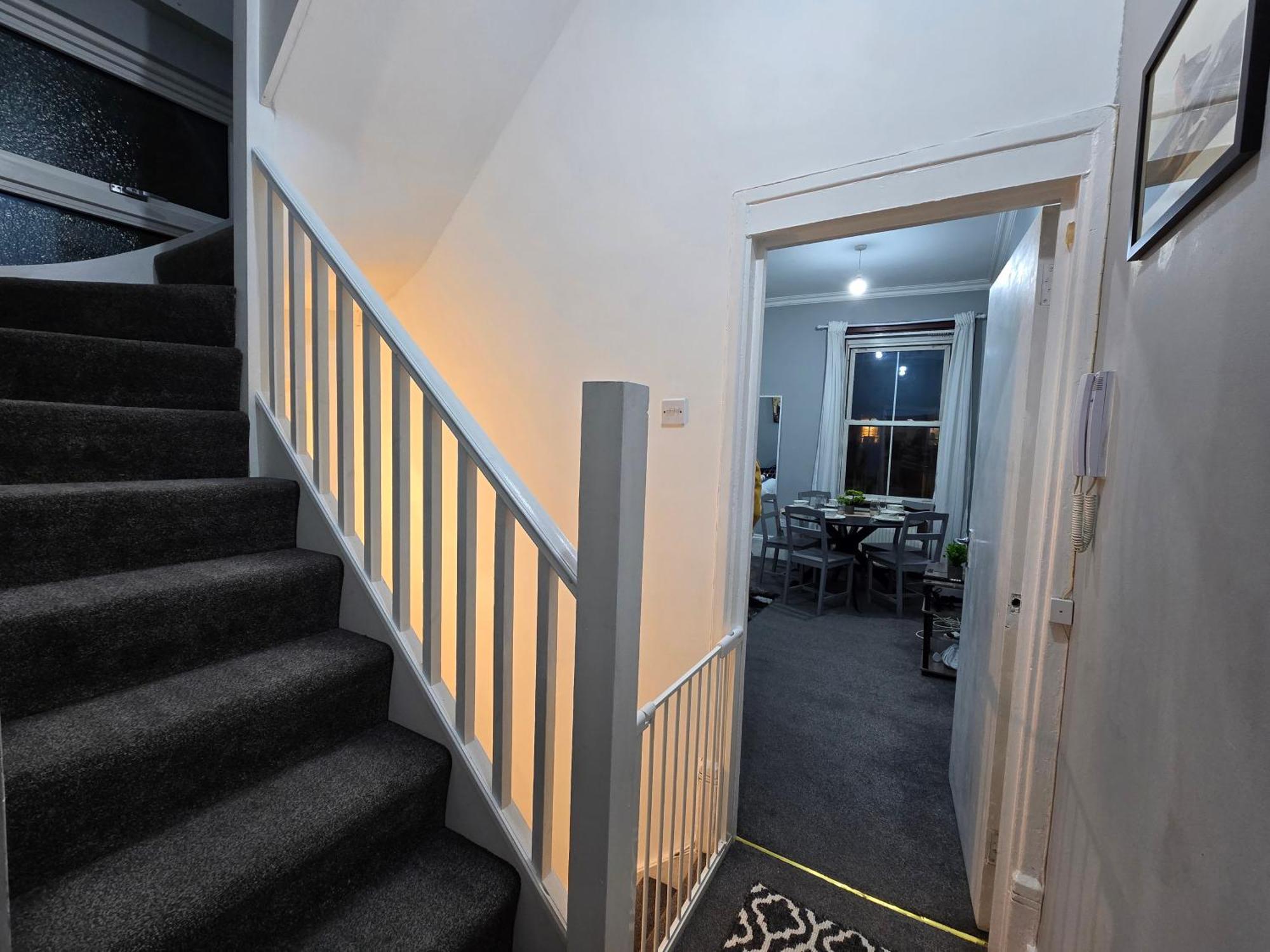 Cosy 3 Bedroom Flat Step Away From Paddington *