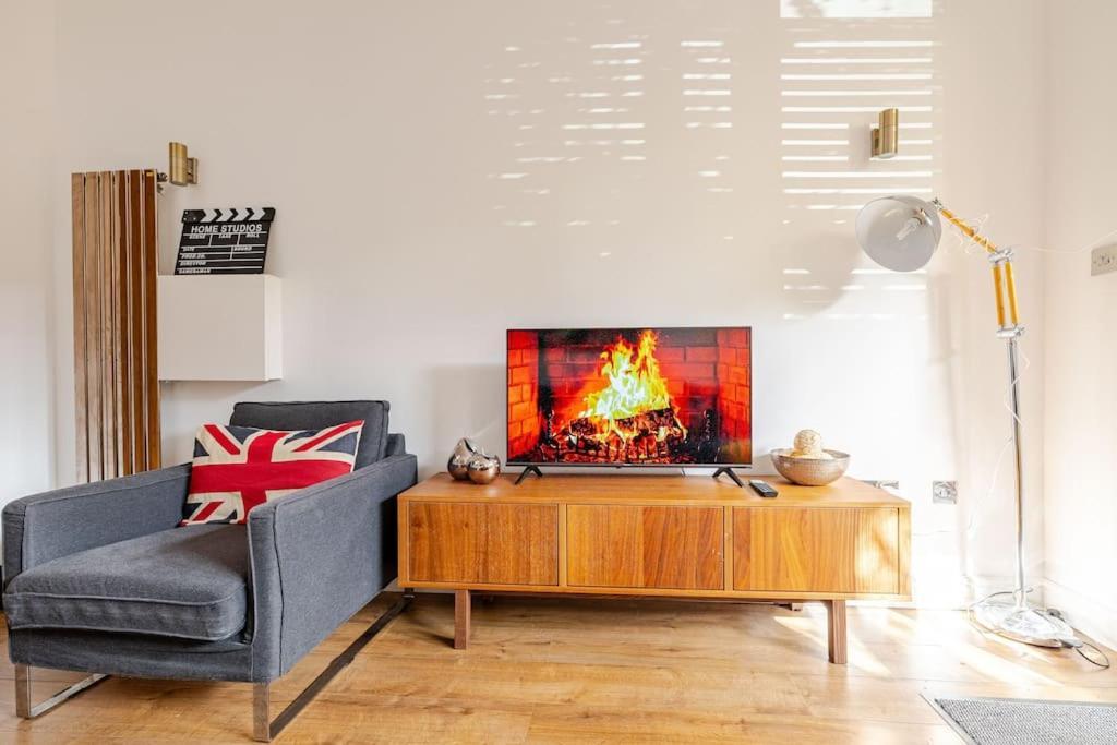Appartement Luxury Near Canning Town- Free Parking Londen