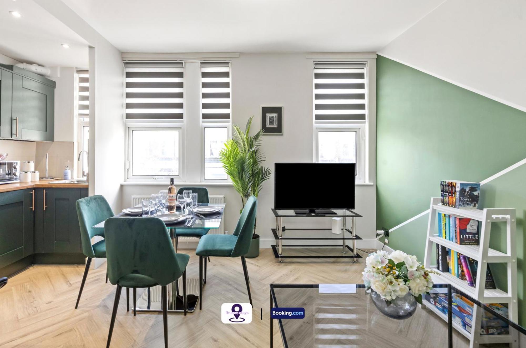 Last-minute Secure ! Limited Time L Exclusive On 2 Bedroom, High Spec Luxury Flat By Finesse Short Lets & Serviced With Free Wifi Apartment London