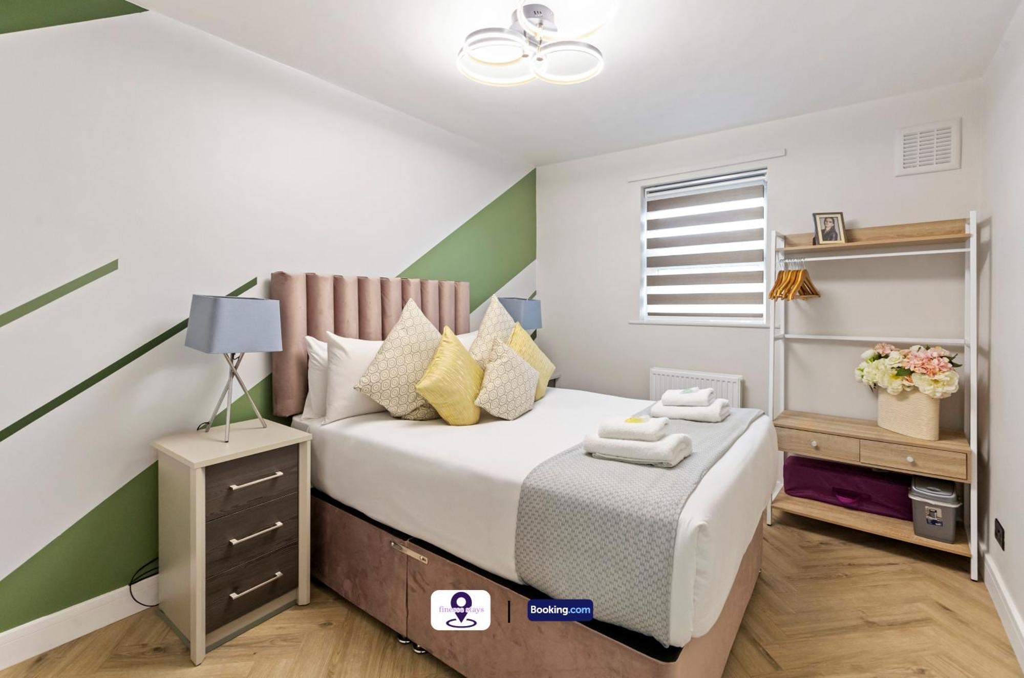 Last-minute Secure ! Limited Time L Exclusive On 2 Bedroom, High Spec Luxury Flat By Finesse Short Lets & Serviced With Free Wifi * London