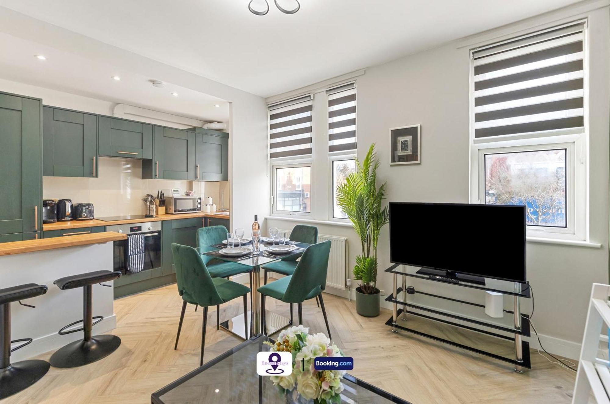 Last-minute Secure ! Limited Time L Exclusive On 2 Bedroom, High Spec Luxury Flat By Finesse Short Lets & Serviced With Free Wifi Apartment *