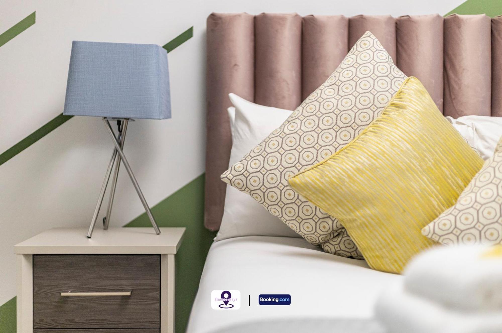 Last-minute Secure ! Limited Time L Exclusive On 2 Bedroom, High Spec Luxury Flat By Finesse Short Lets & Serviced With Free Wifi Apartment London