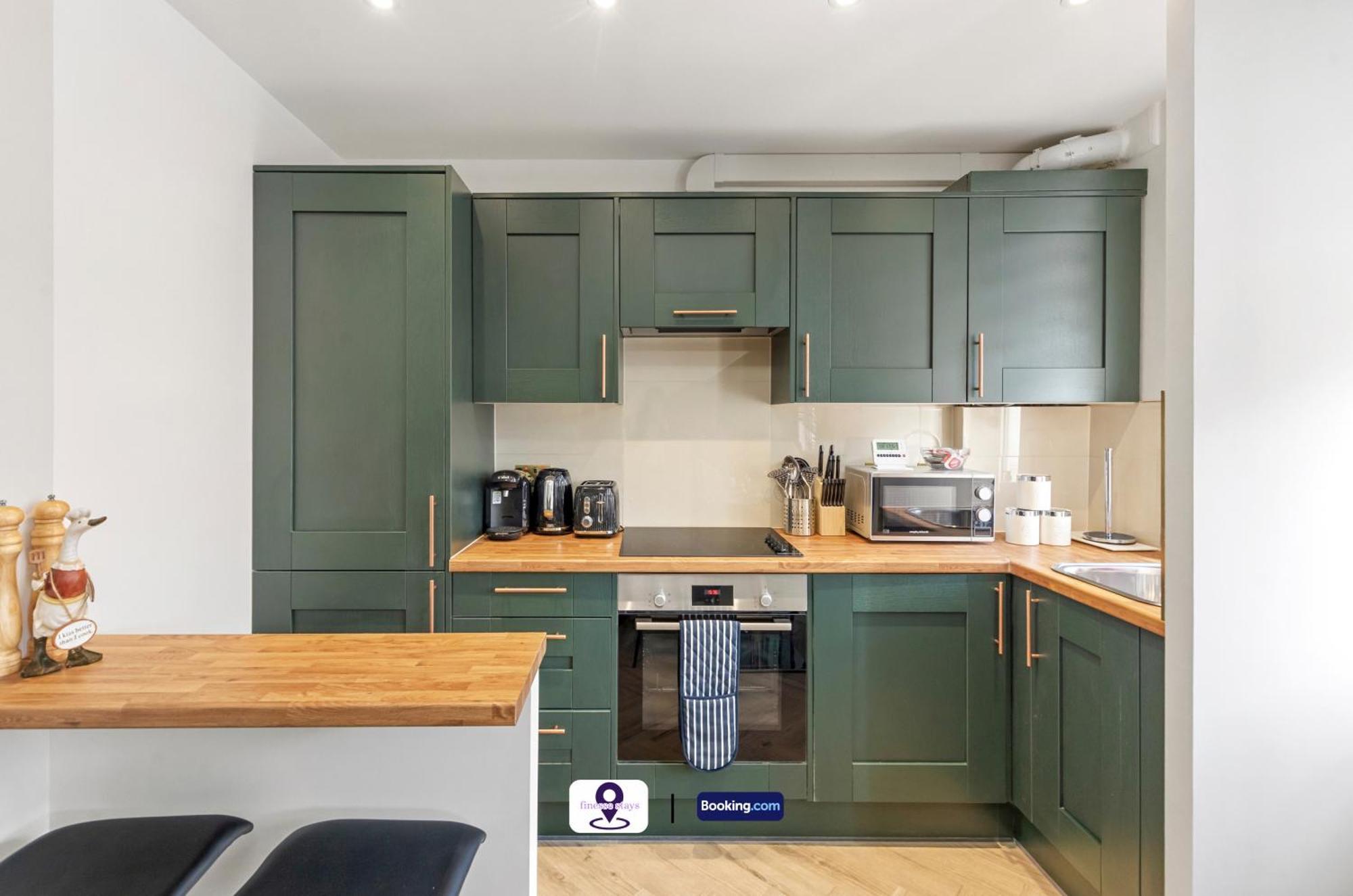 Last-minute Secure ! Limited Time L Exclusive On 2 Bedroom, High Spec Luxury Flat By Finesse Short Lets & Serviced With Free Wifi Apartment London