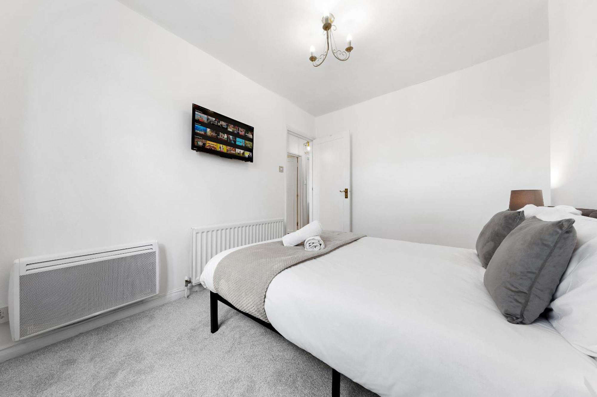 Newly Renovated Kensington 2 Bedroom With Balcony Near Harrods Sleeps 6, 2 Min Walk From Station Apartamento Londres