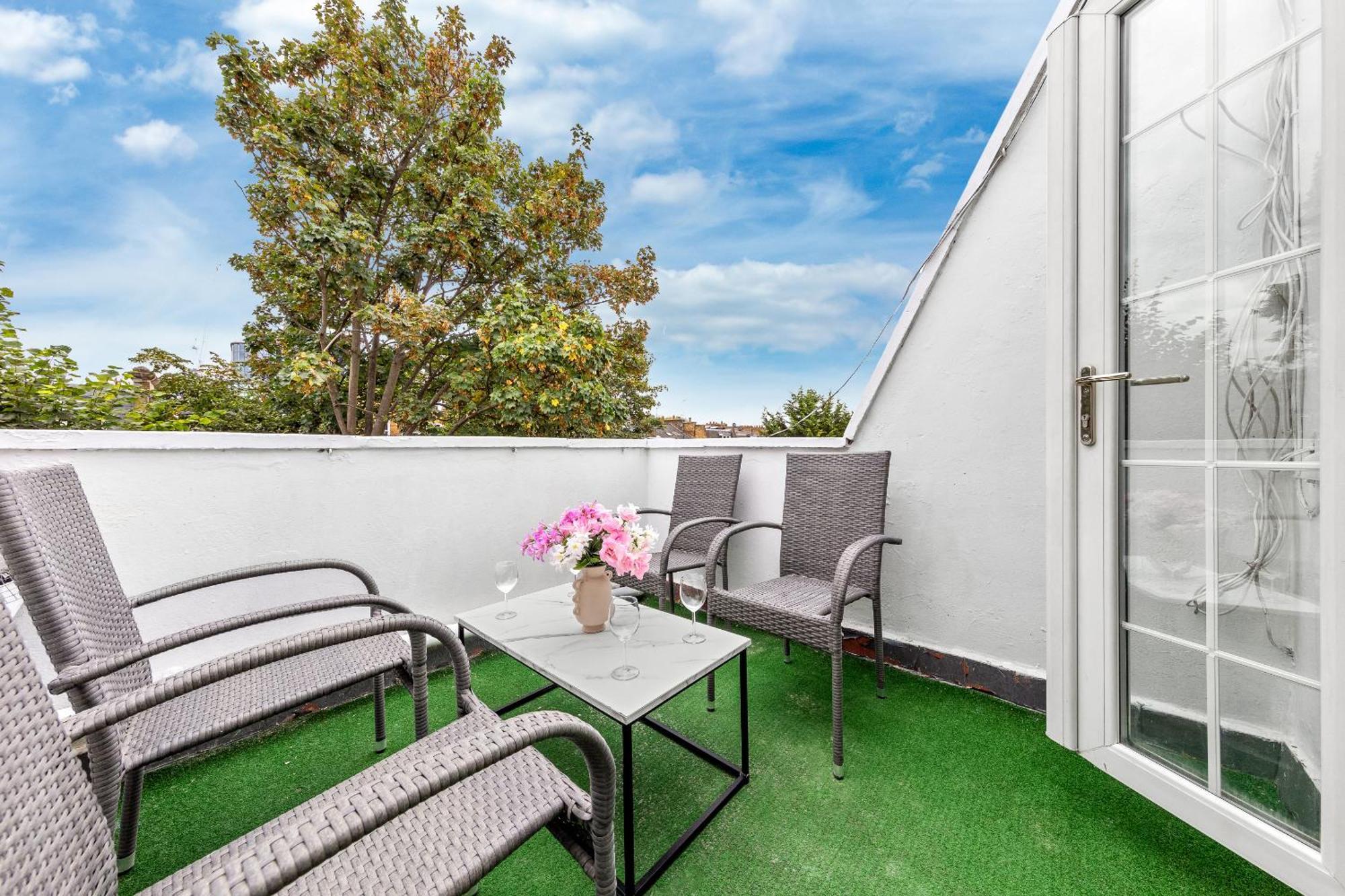 Apartamento Newly Renovated Kensington 2 Bedroom With Balcony Near Harrods Sleeps 6, 2 Min Walk From Station Londres